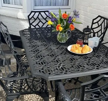 Kinsley House - Beautifully Grand Three Storey House Filey