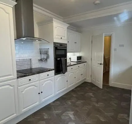 بيت للعطل Kinsley House - Beautifully Grand Three Storey House *