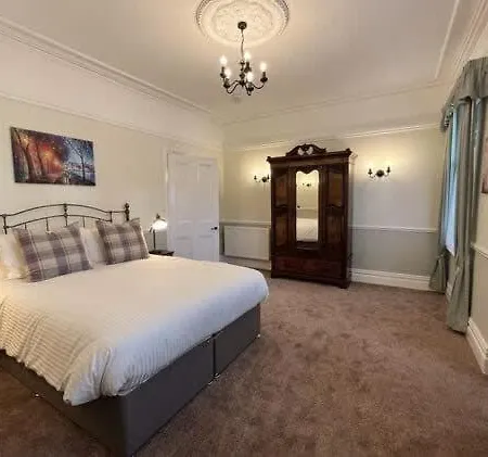 بيت للعطل Kinsley House - Beautifully Grand Three Storey House
